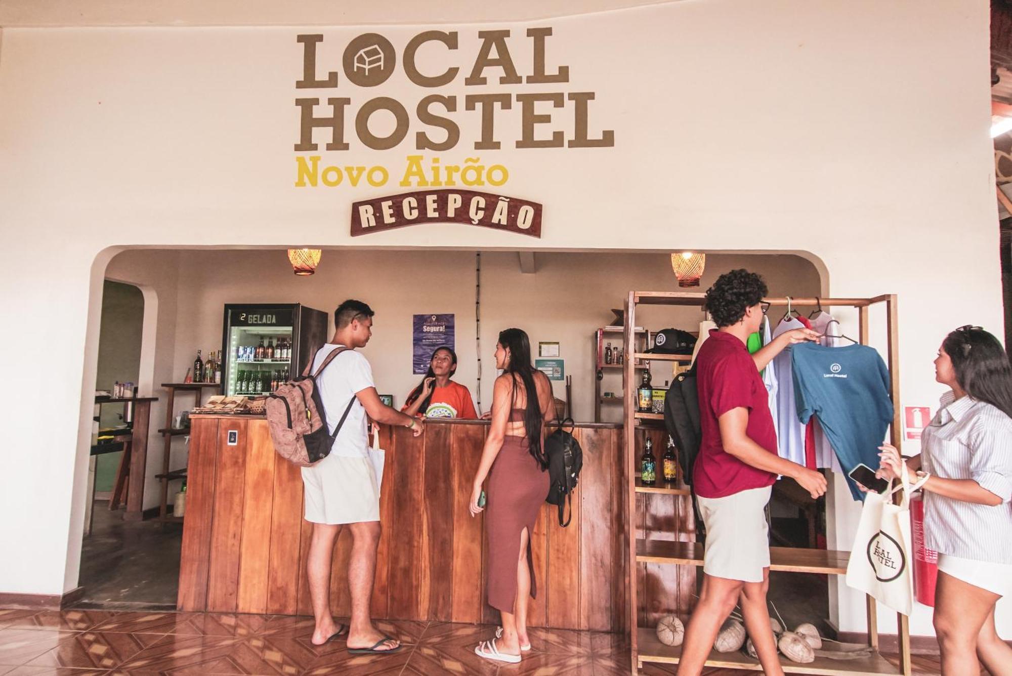 Local Hostel Ново Айрао Екстериор снимка